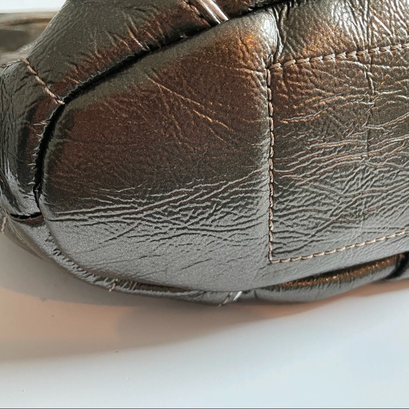 Pewter Kathy Van Zeeland large tote bag with zipper closure like new - Picture 5 of 9